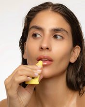 Cargar imagen en el visor de la galería, Guante + Crema Dermoaclatante + Lip Balm REEVA GRATIS
